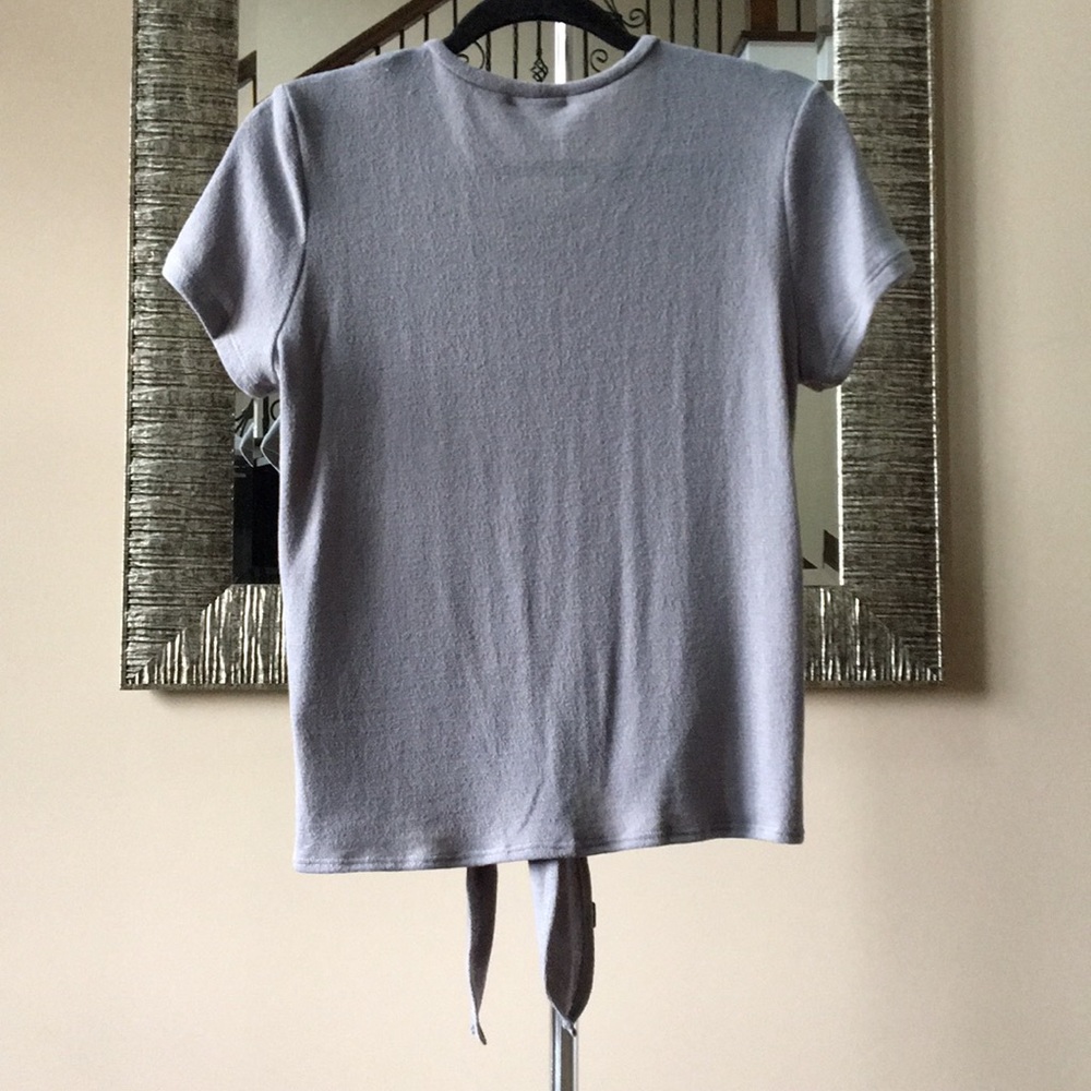 ✨NEW✨Last✨Front Tie Top - Picture 5 of 5
